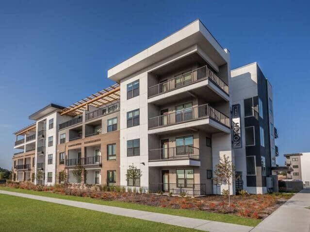 Cozysuites Spacious 2Br Next To Whole Foods Indianapolis Exterior foto